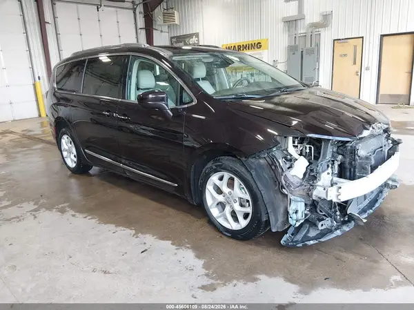 2C4RC1EG2HR570691 2017 CHRYSLER PACIFICA - Image 1