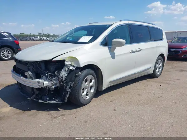 2C4RC1EG2HR577169 2017 CHRYSLER PACIFICA - Image 2
