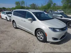 2C4RC1EG2HR578225 2017 CHRYSLER PACIFICA