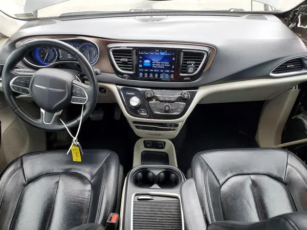 2C4RC1EG2HR584932 2017 CHRYSLER PACIFICA - Image 8