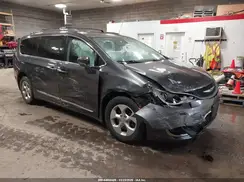 2C4RC1EG2HR585174 2017 CHRYSLER PACIFICA