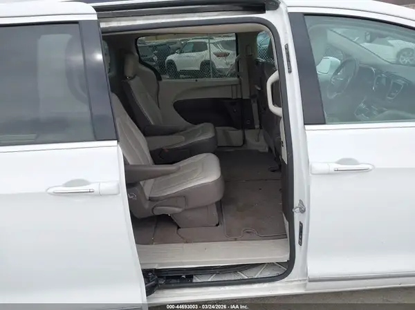 2C4RC1EG2HR585577 2017 CHRYSLER PACIFICA - Image 8