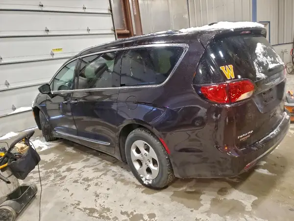 2C4RC1EG2HR591556 2017 CHRYSLER PACIFICA - Image 2