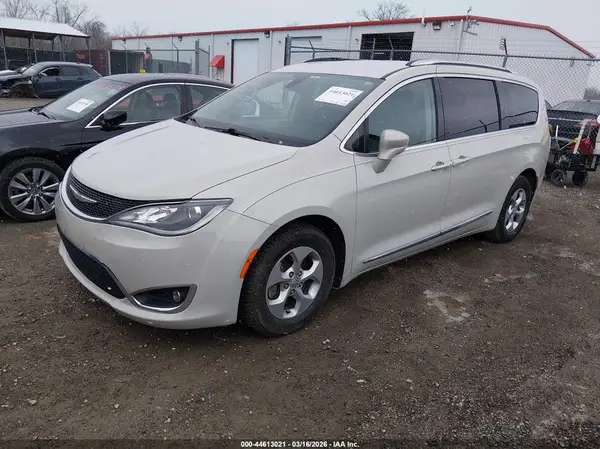 2C4RC1EG2HR616133 2017 CHRYSLER PACIFICA - Image 2