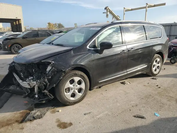2C4RC1EG2HR622871 2017 CHRYSLER PACIFICA - Image 1
