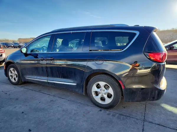 2C4RC1EG2HR634633 2017 CHRYSLER PACIFICA - Image 2
