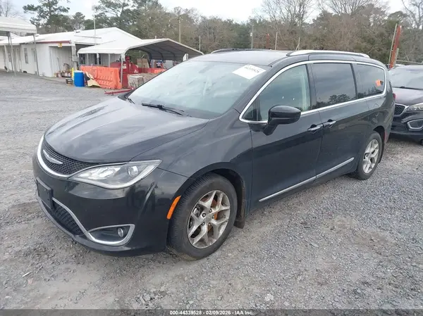 2C4RC1EG2HR635846 2017 CHRYSLER PACIFICA - Image 2