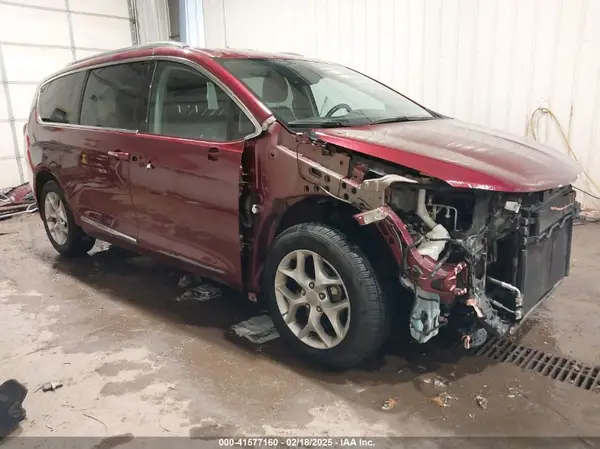 2C4RC1EG2HR660150 2017 CHRYSLER PACIFICA - Image 1