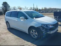 2C4RC1EG2HR669771 2017 CHRYSLER PACIFICA