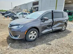 2C4RC1EG2HR684237 2017 CHRYSLER PACIFICA