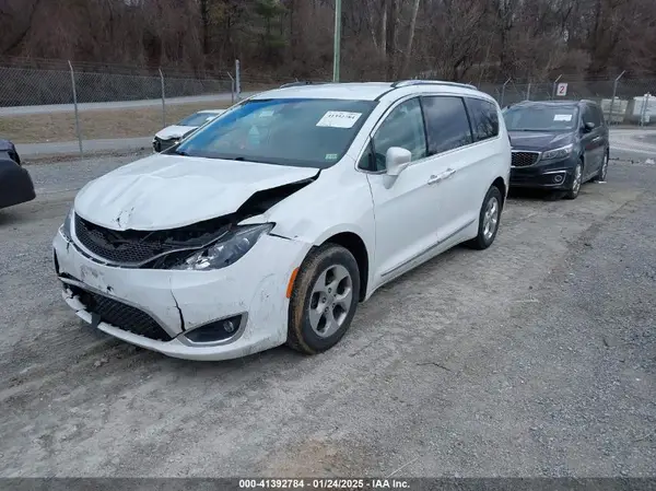 2C4RC1EG2HR689261 2017 CHRYSLER PACIFICA - Image 2