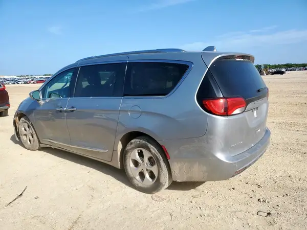 2C4RC1EG2HR722002 2017 CHRYSLER PACIFICA - Image 2