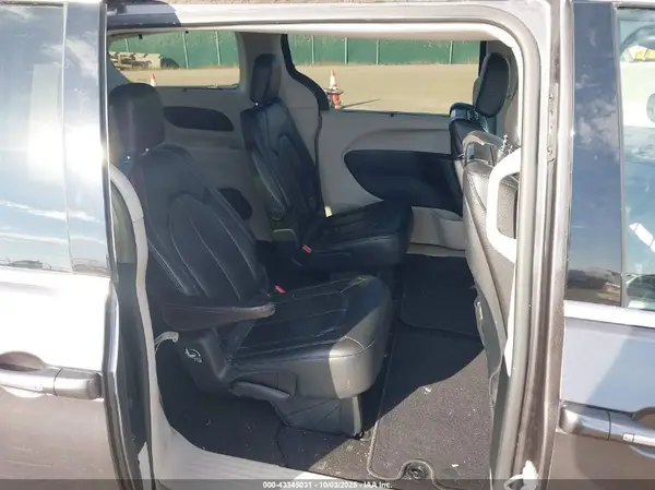 2C4RC1EG2HR729709 2017 CHRYSLER PACIFICA - Image 8