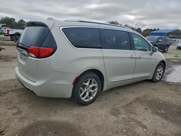 2C4RC1EG2HR739883 2017 CHRYSLER PACIFICA - Image 2