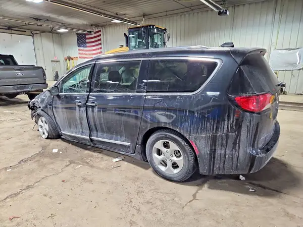 2C4RC1EG2HR752696 2017 CHRYSLER PACIFICA - Image 2