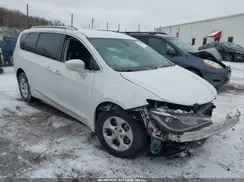 2C4RC1EG2HR757395 2017 CHRYSLER PACIFICA