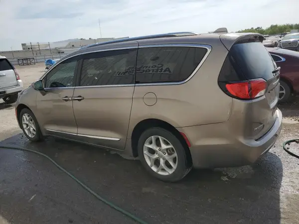 2C4RC1EG2HR757638 2017 CHRYSLER PACIFICA - Image 2