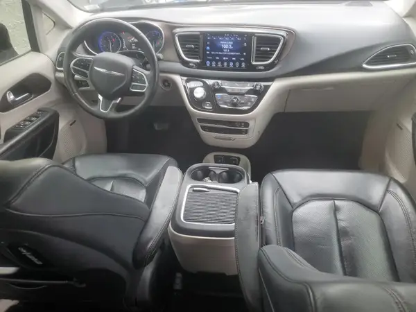 2C4RC1EG2HR763617 2017 CHRYSLER PACIFICA - Image 8