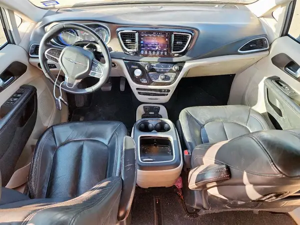 2C4RC1EG2HR770535 2017 CHRYSLER PACIFICA - Image 8