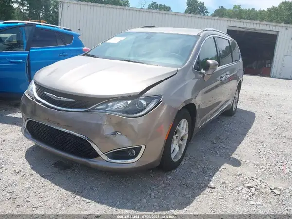 2C4RC1EG2HR803596 2017 CHRYSLER PACIFICA - Image 2