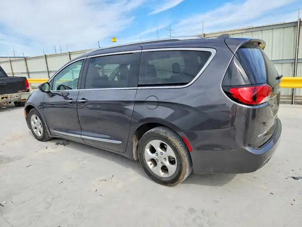 2C4RC1EG2HR821676 2017 CHRYSLER PACIFICA - Image 2