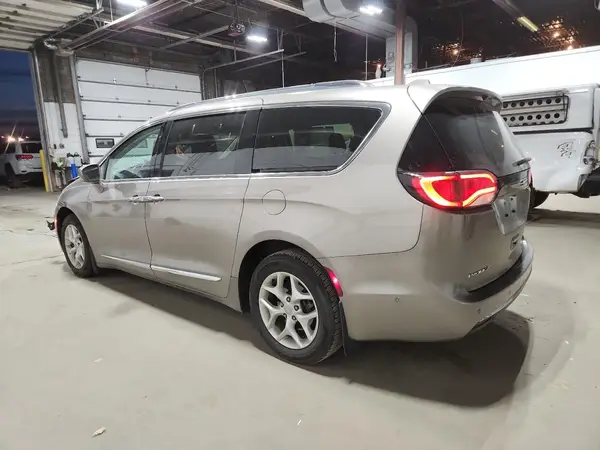 2C4RC1EG2HR832872 2017 CHRYSLER PACIFICA - Image 2