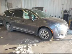 2C4RC1EG2HR844990 2017 CHRYSLER PACIFICA