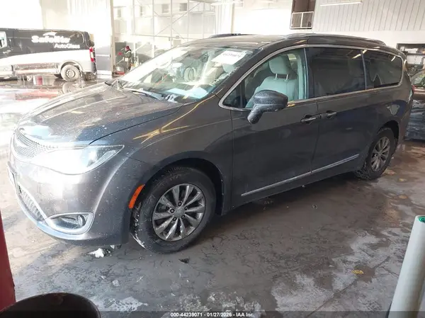 2C4RC1EG2HR844990 2017 CHRYSLER PACIFICA - Image 2