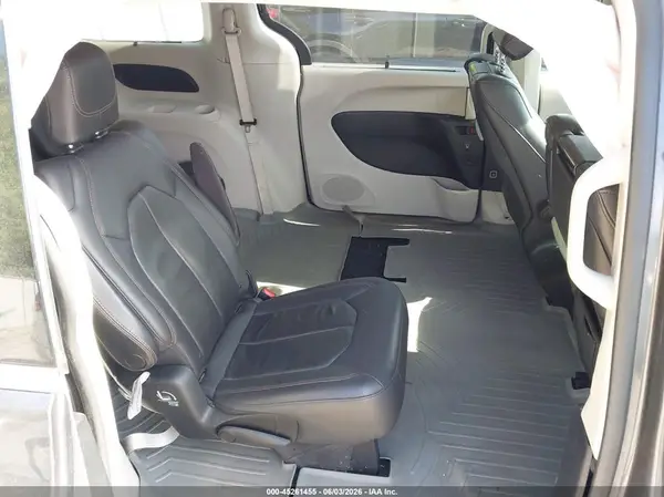 2C4RC1EG2HR851342 2017 CHRYSLER PACIFICA - Image 8