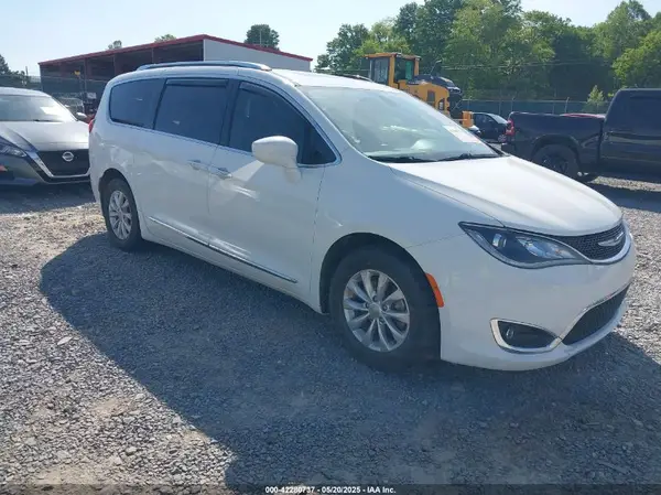 2C4RC1EG2JR113756 2018 CHRYSLER PACIFICA - Image 1