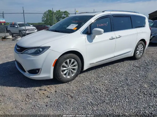 2C4RC1EG2JR113756 2018 CHRYSLER PACIFICA - Image 2
