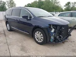 2C4RC1EG2JR121677 2018 CHRYSLER PACIFICA