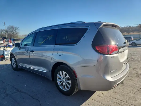 2C4RC1EG2JR139550 2018 CHRYSLER PACIFICA - Image 2