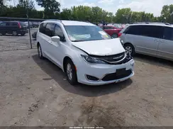 2C4RC1EG2JR144490 2018 CHRYSLER PACIFICA
