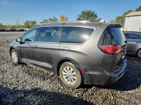 2C4RC1EG2JR156994 2018 CHRYSLER PACIFICA - Image 2