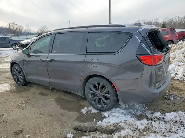 2C4RC1EG2JR168210 2018 CHRYSLER PACIFICA - Image 2