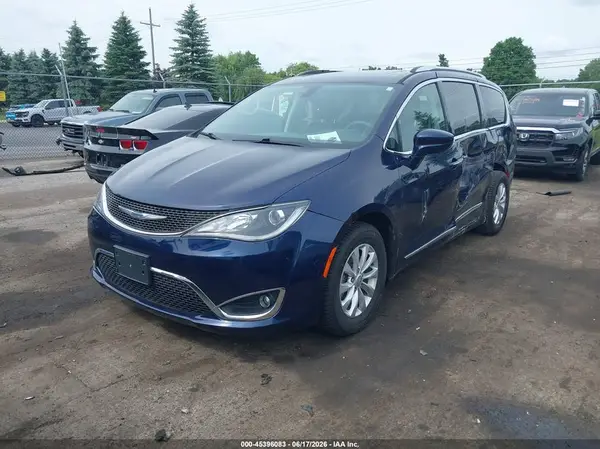 2C4RC1EG2JR175299 2018 CHRYSLER PACIFICA - Image 2
