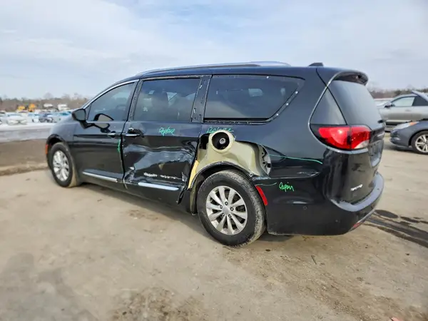 2C4RC1EG2JR182396 2018 CHRYSLER PACIFICA - Image 2