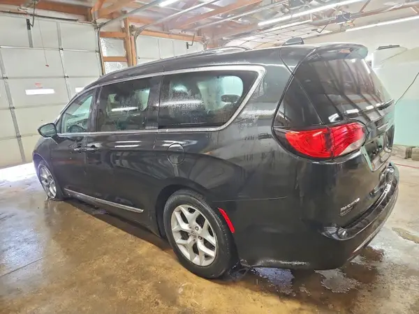 2C4RC1EG2JR186335 2018 CHRYSLER PACIFICA - Image 2