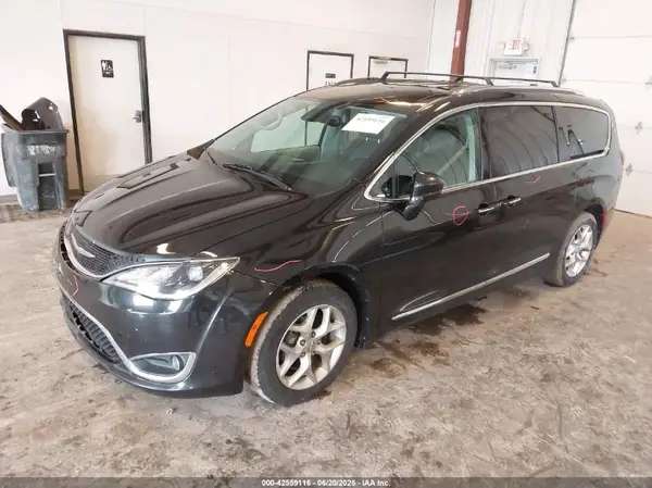 2C4RC1EG2JR197741 2018 CHRYSLER PACIFICA - Image 2