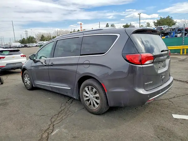 2C4RC1EG2JR212707 2018 CHRYSLER PACIFICA - Image 2