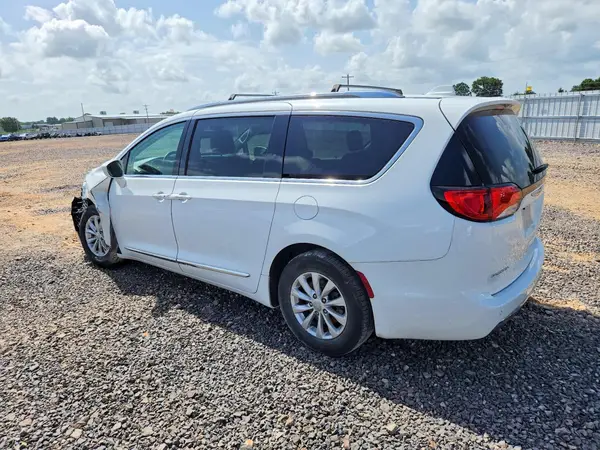 2C4RC1EG2JR228745 2018 CHRYSLER PACIFICA - Image 2