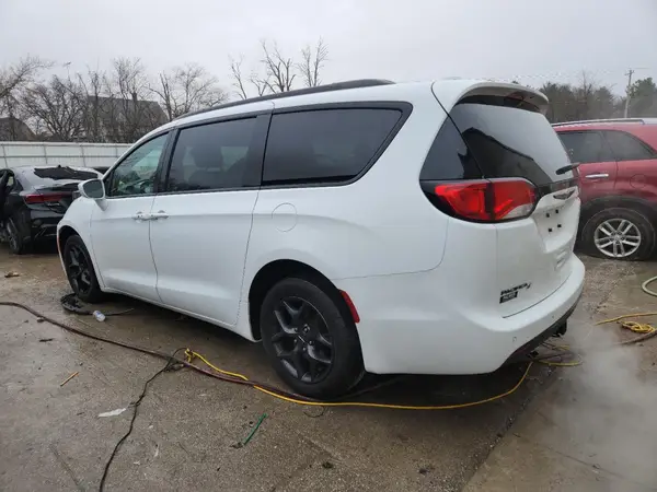 2C4RC1EG2JR228857 2018 CHRYSLER PACIFICA - Image 2