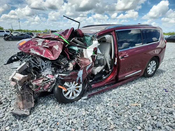 2C4RC1EG2JR257940 2018 CHRYSLER PACIFICA - Image 1