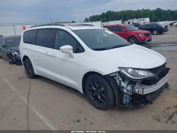 2C4RC1EG2JR292994 2018 CHRYSLER PACIFICA - Image 1