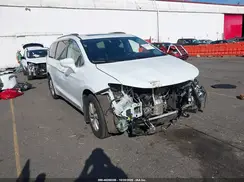 2C4RC1EG2JR352093 2018 CHRYSLER PACIFICA