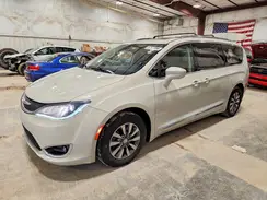 2C4RC1EG2KR645381 2019 CHRYSLER PACIFICA