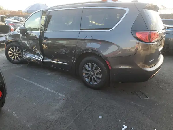 2C4RC1EG2KR673360 2019 CHRYSLER PACIFICA - Image 2