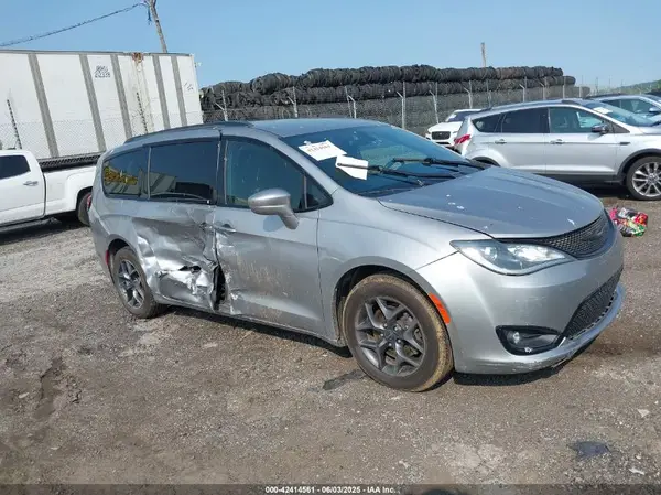 2C4RC1EG2KR704168 2019 CHRYSLER PACIFICA - Image 1