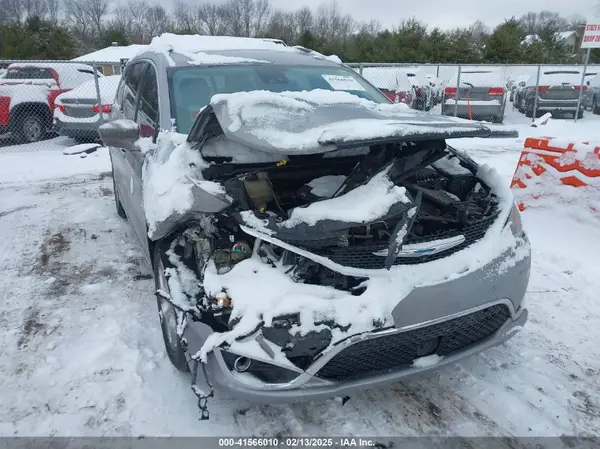 2C4RC1EG3HR500567 2017 CHRYSLER PACIFICA - Image 1